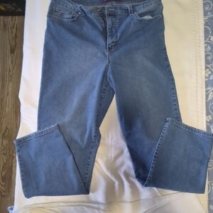 Gloria Vanderbilt Women's Straight Leg Blue Jeans